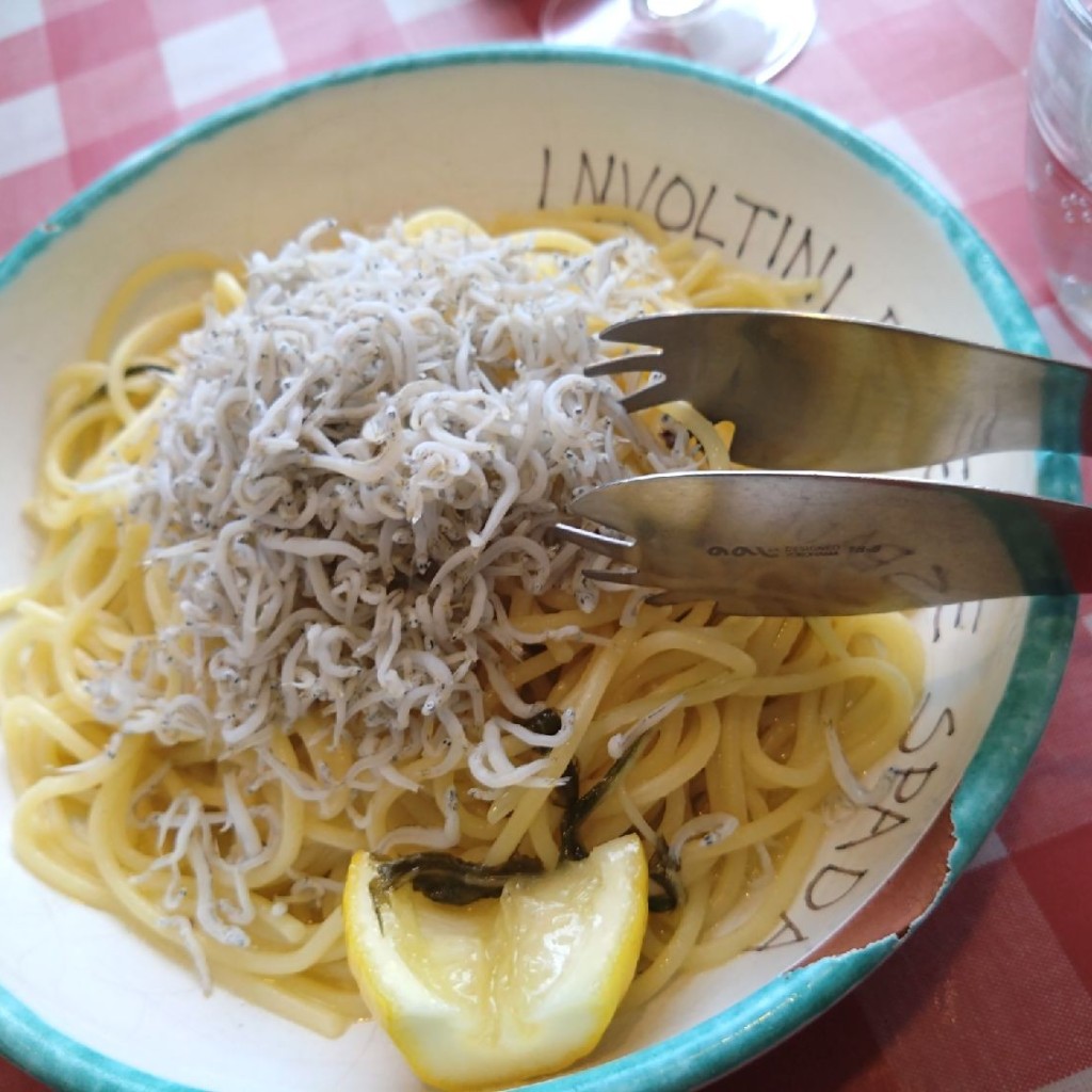 ユーザーが投稿した釜揚げしらすとレモンのスパゲッティの写真 - 実際訪問したユーザーが直接撮影して投稿した芝田イタリアンイタリア酒場 エントラータ 茶屋町店の写真