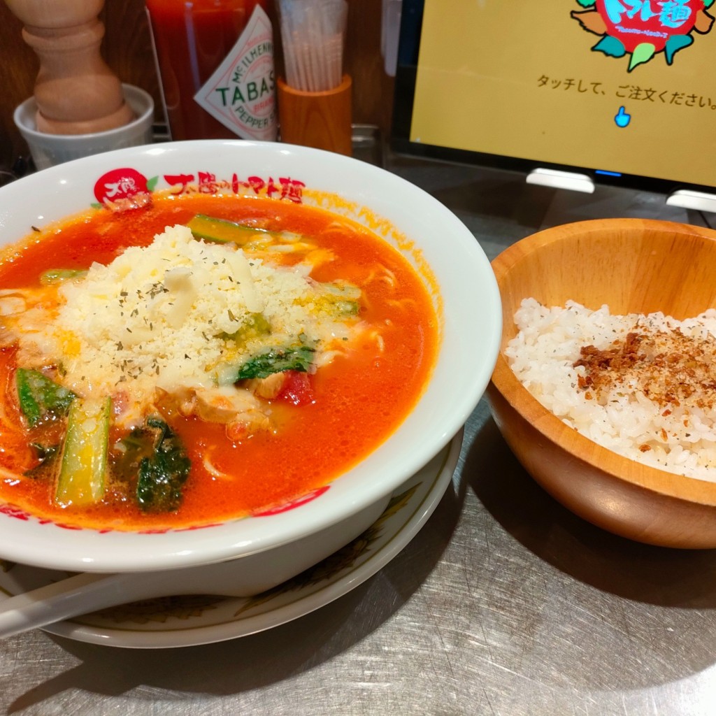 ユーザーが投稿した超しあわせチーズラーメンの写真 - 実際訪問したユーザーが直接撮影して投稿した本町ラーメン専門店太陽のトマト麺 ミーツ国分寺店の写真