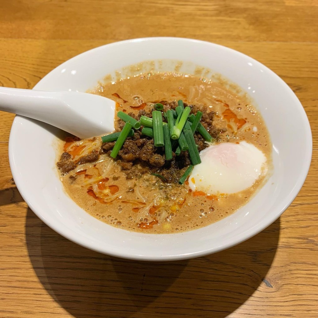 くぅこ_さんが投稿した心斎橋筋担々麺のお店担々麺 青藍/タンタンメン セイランの写真