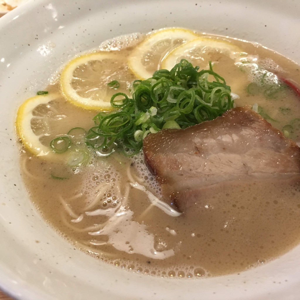 ユーザーが投稿したレモンラーメンの写真 - 実際訪問したユーザーが直接撮影して投稿した上津町ラーメン / つけ麺真麺 武蔵 上津店の写真