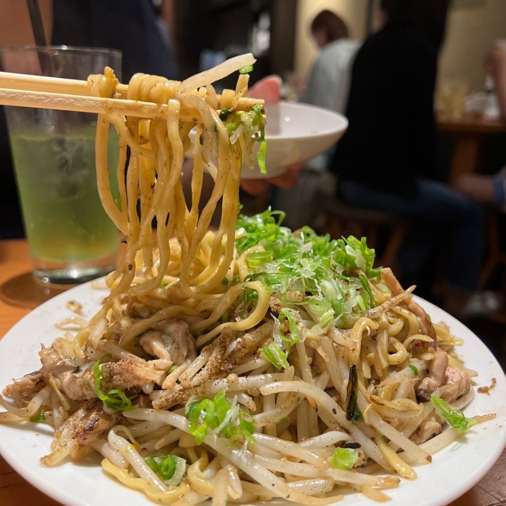 ユーザーが投稿した山椒檸様焼きそばの写真 - 実際訪問したユーザーが直接撮影して投稿した上目黒餃子名古屋コーチン鶏餃子 さもんの写真