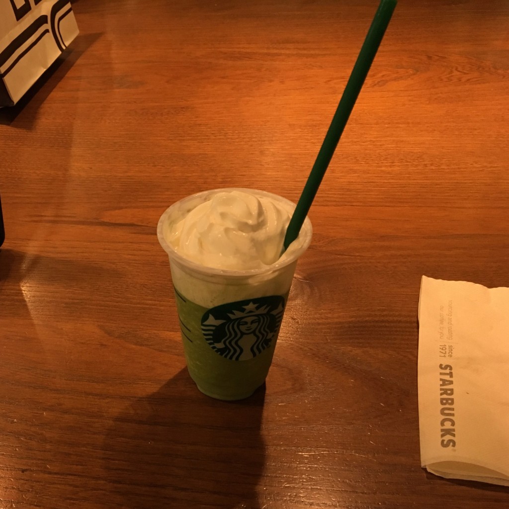 ユーザーが投稿した抹茶クリームフラペチーノの写真 - 実際訪問したユーザーが直接撮影して投稿した高島カフェスターバックスコーヒー 横浜スカイビル店の写真