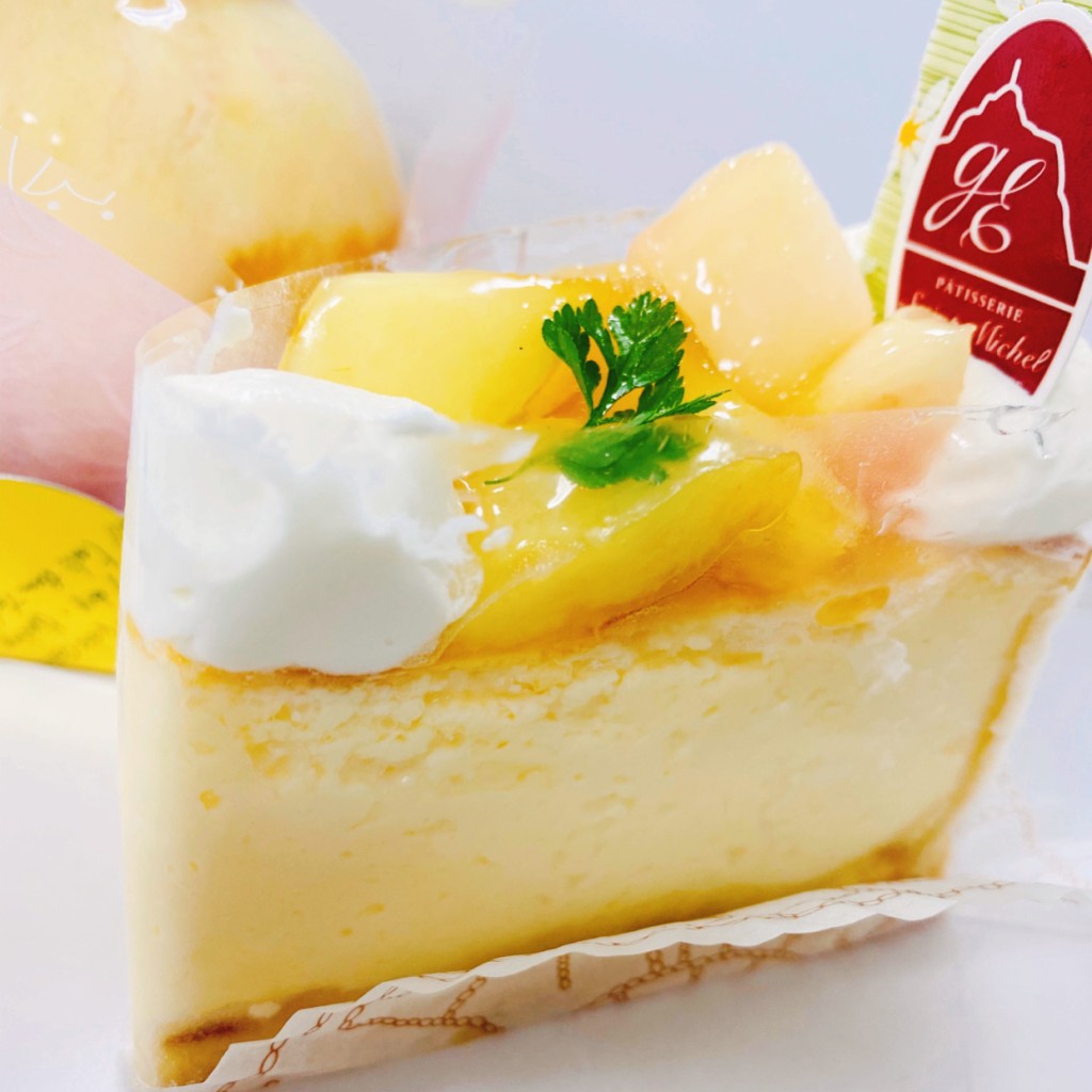 ユーザーが投稿した桃のチーズケーキの写真 - 実際訪問したユーザーが直接撮影して投稿した石津町ケーキパティスリー サン・ミッシェルの写真