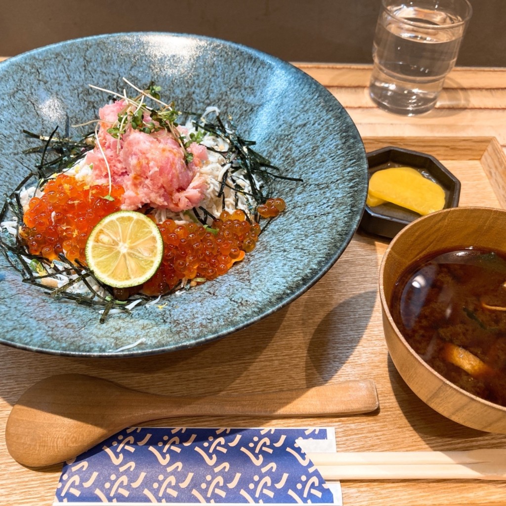 リサコさんが投稿した南幸魚介 / 海鮮料理のお店しらす食堂 じゃこ屋 七代目 山利/シラスショクドウ ジャコヤ ナナダイメ ヤマリの写真