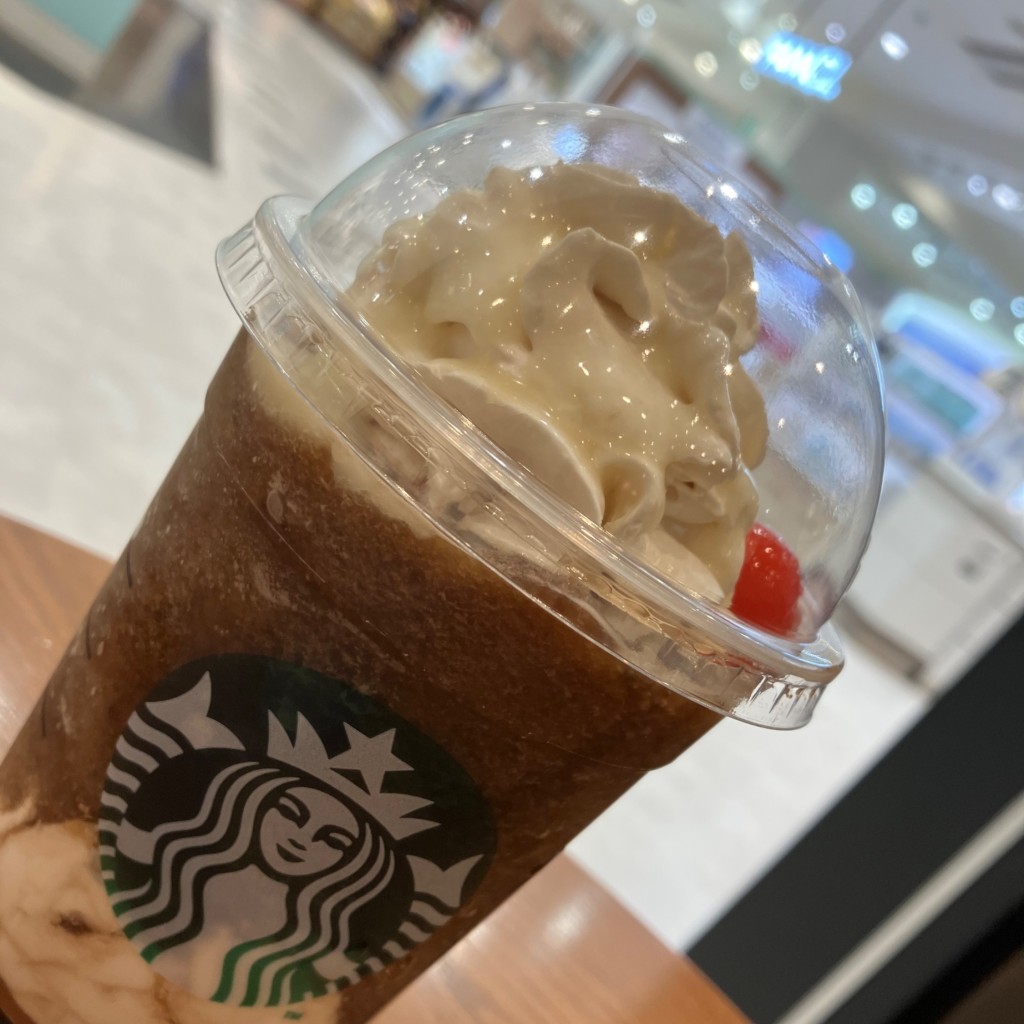 ユーザーが投稿したスターバックス コーラ フラペチーノの写真 - 実際訪問したユーザーが直接撮影して投稿した尾上町カフェスターバックス コーヒー アミュプラザ長崎 新館店の写真