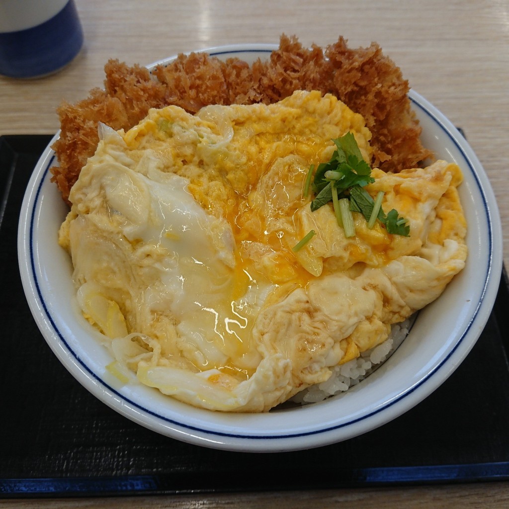 ユーザーが投稿したふわたま白カツ丼(梅)の写真 - 実際訪問したユーザーが直接撮影して投稿した牡丹山とんかつかつや 新潟牡丹山店の写真