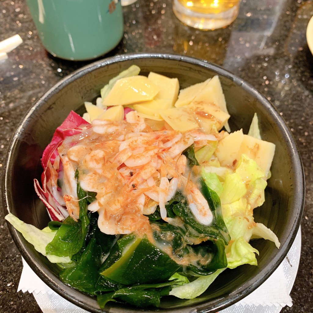 ユーザーが投稿した生わかめと筍サラダの写真 - 実際訪問したユーザーが直接撮影して投稿した南千住回転寿司すし銚子丸 南千住店の写真