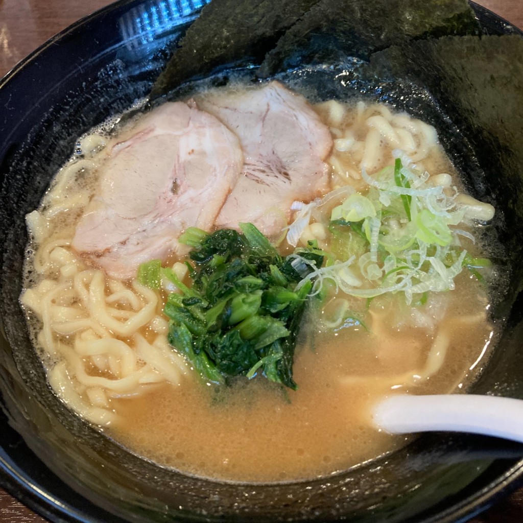 ユーザーが投稿した定番ラーメンの写真 - 実際訪問したユーザーが直接撮影して投稿した大路焼鳥炭焼厨房 呼々家 草津店の写真