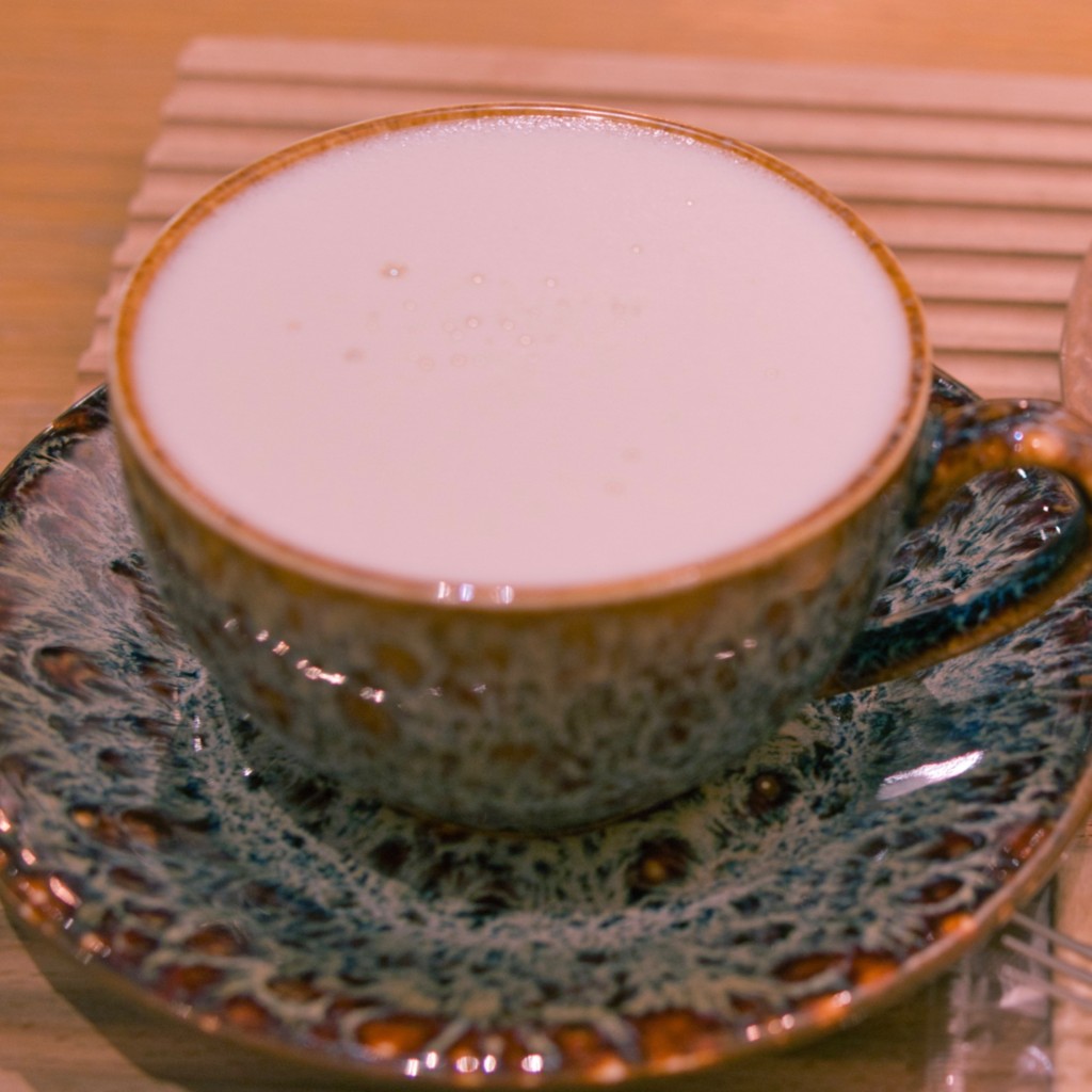 ユーザーが投稿した玄米茶ミルクの写真 - 実際訪問したユーザーが直接撮影して投稿した太平紅茶専門店And Teiの写真