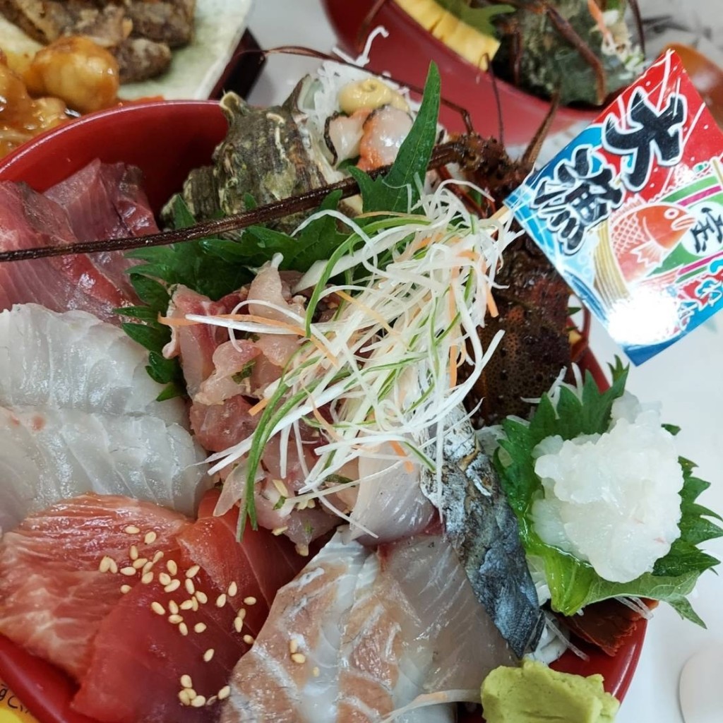 ユーザーが投稿したこがね丸 特選定置網丼の写真 - 実際訪問したユーザーが直接撮影して投稿した伊戸魚介 / 海鮮料理漁港食堂 だいぼの写真
