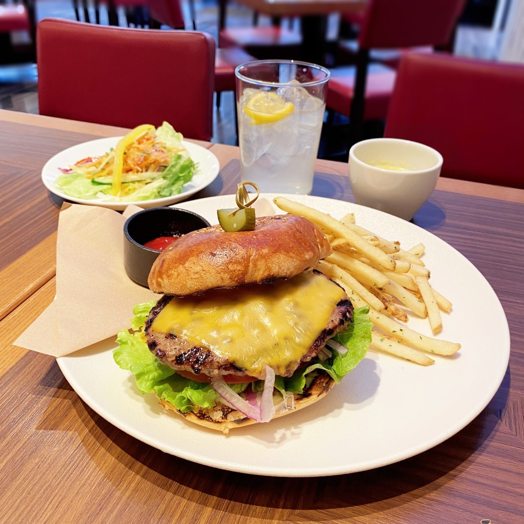 ユーザーが投稿したBURGERLUNCHの写真 - 実際訪問したユーザーが直接撮影して投稿した小杉町アメリカ料理ウルフギャング・パック キッチン+バー 武蔵小杉店の写真