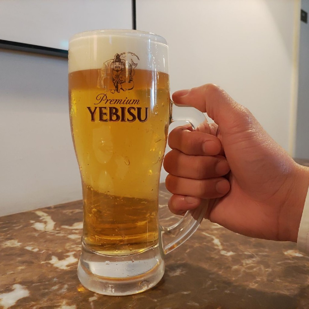 ユーザーが投稿した生ビール 中ジョッキ Draft beerの写真 - 実際訪問したユーザーが直接撮影して投稿した湯本ピザ808 モンスマーレの写真