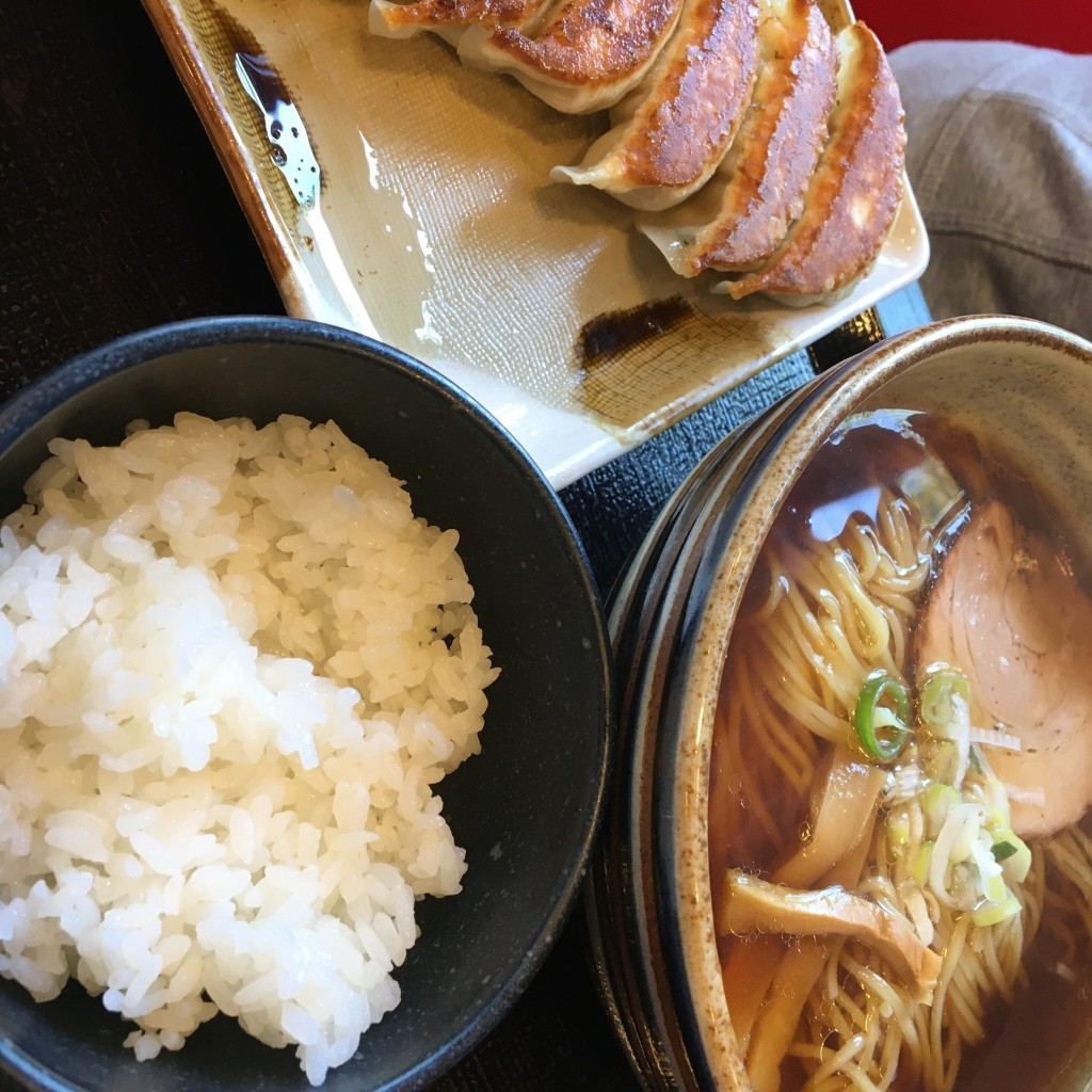 ユーザーが投稿した餃子定食の写真 - 実際訪問したユーザーが直接撮影して投稿した森下中華料理五味八珍 豊田町店の写真
