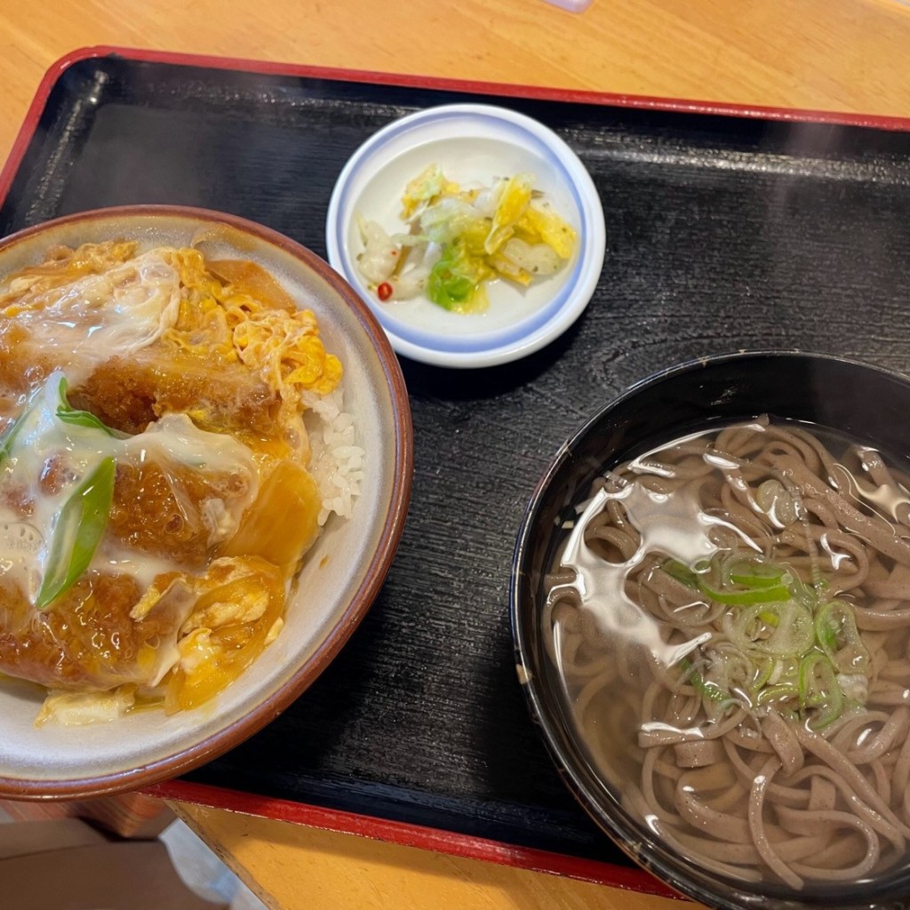 ユーザーが投稿したミニカツ丼セット (うどん)の写真 - 実際訪問したユーザーが直接撮影して投稿した田中町定食屋すしべん 金沢東インター店の写真