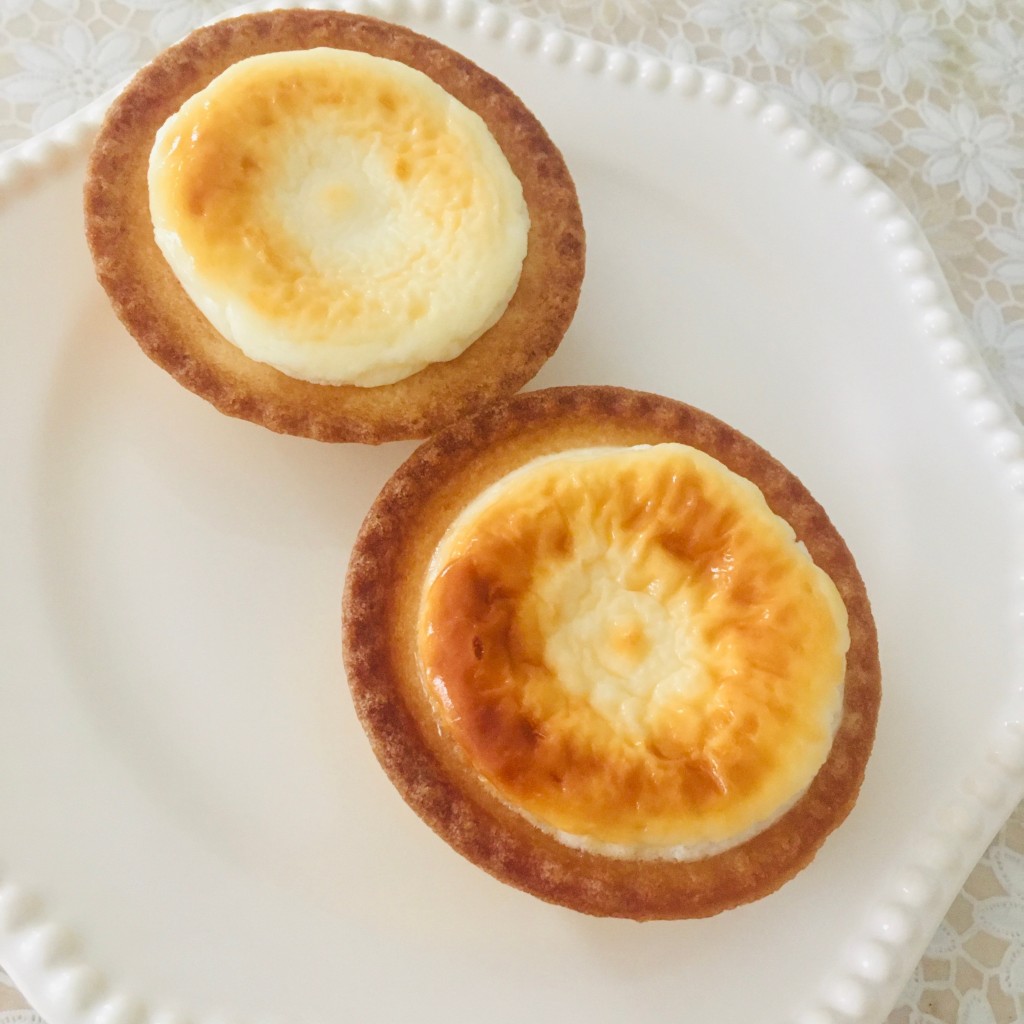 ユーザーが投稿したBAKE CHEESE TART×スターバックス チーズタルトの写真 - 実際訪問したユーザーが直接撮影して投稿した綱島東カフェスターバックスコーヒー アピタテラス横浜綱島店の写真