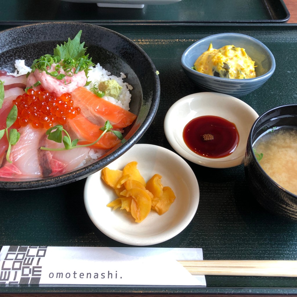 ユーザーが投稿した海鮮丼Lunchの写真 - 実際訪問したユーザーが直接撮影して投稿した北幸居酒屋北の味紀行と地酒北海道 横浜天理ビル店の写真