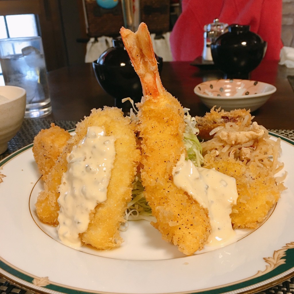 ユーザーが投稿したスペシャルフライの写真 - 実際訪問したユーザーが直接撮影して投稿した神宮洋食ちかさんの手料理の写真