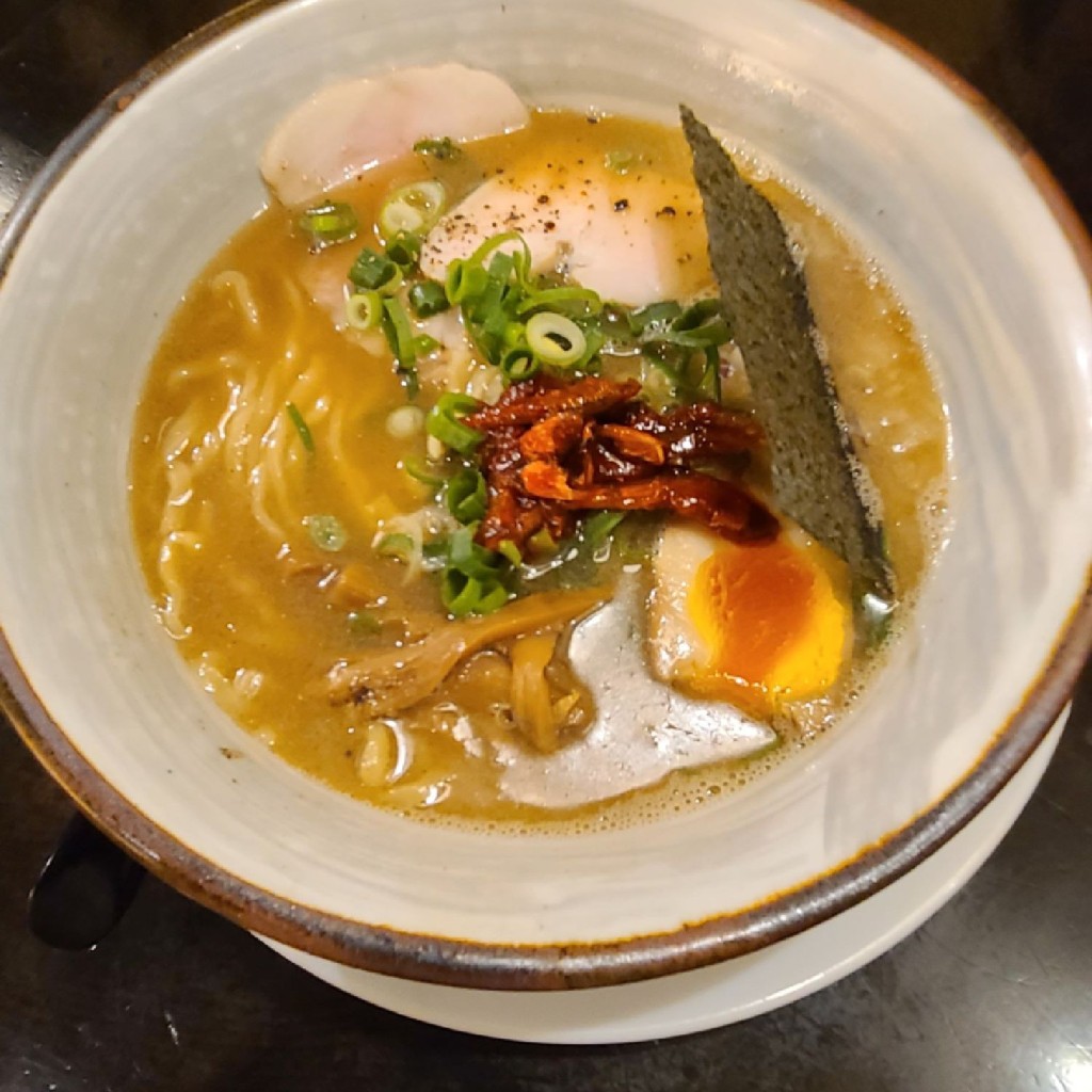 くまくまくまーさんが投稿した久保町ラーメン専門店のお店花紋/カモンの写真