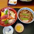 海鮮丼セット - 実際訪問したユーザーが直接撮影して投稿した二之宮町寿司源氏 二之宮店の写真のメニュー情報