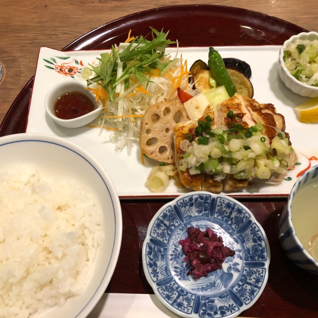 ユーザーが投稿した伊達鶏むね肉ねぎ塩焼き定食の写真 - 実際訪問したユーザーが直接撮影して投稿した柴崎町ラーメン / つけ麺鶏五味 グランデュオ立川店の写真