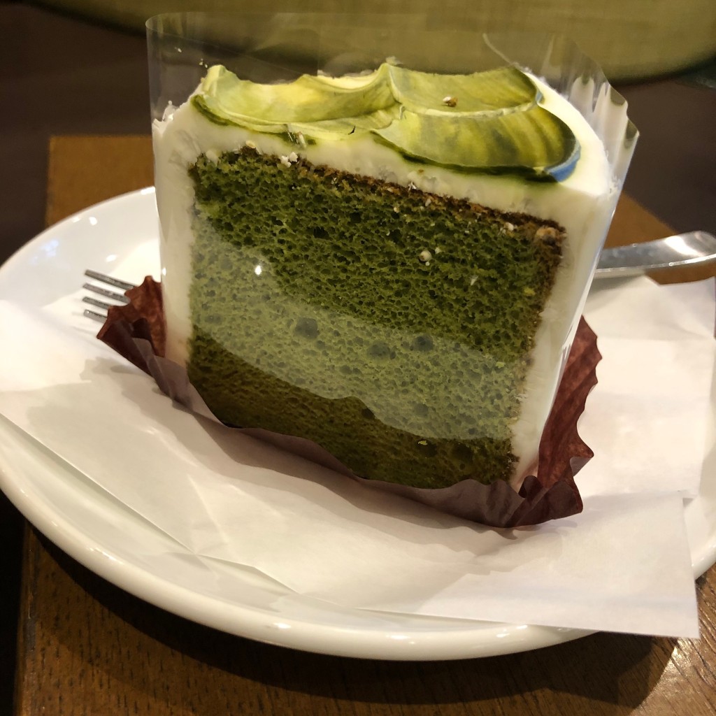 ユーザーが投稿した宇治抹茶シフォンケーキの写真 - 実際訪問したユーザーが直接撮影して投稿した多摩平カフェスターバックスコーヒー イオンモール多摩平の森店の写真