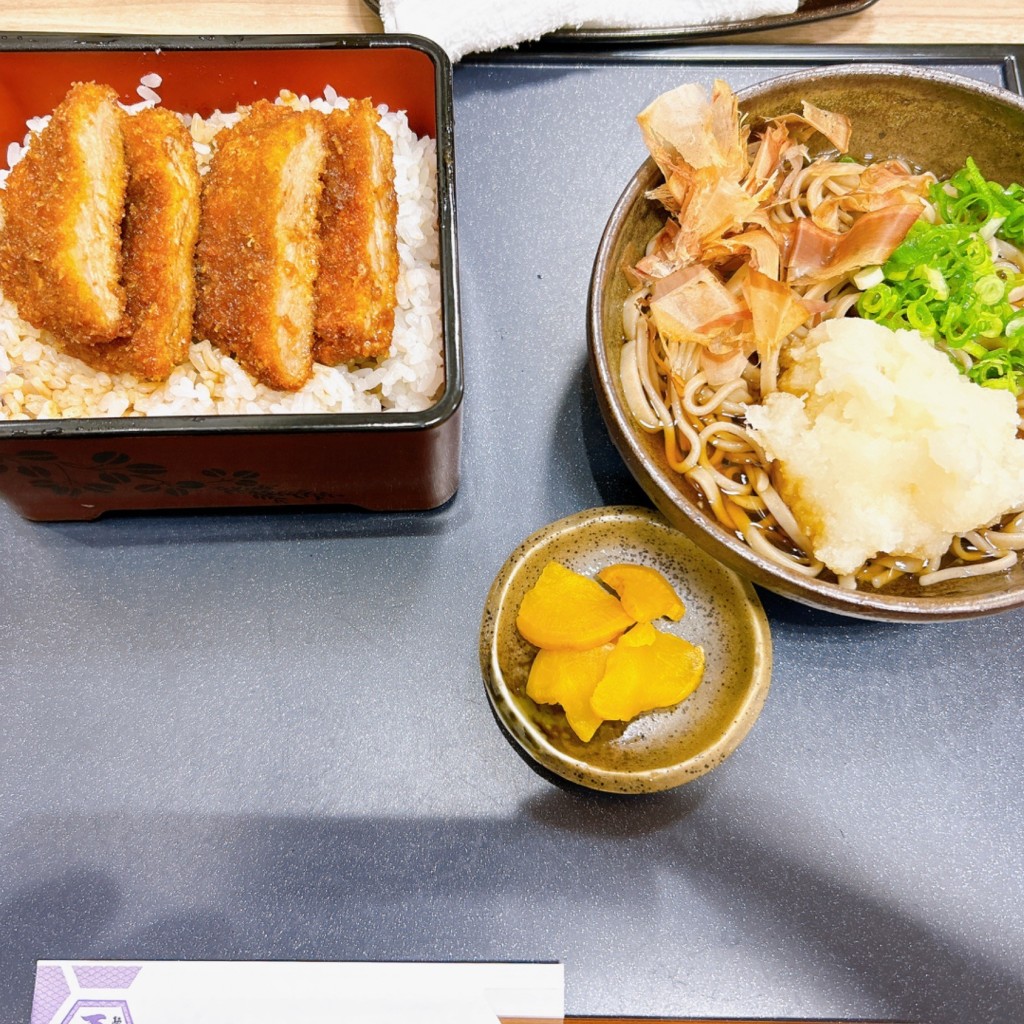 ユーザーが投稿したソースカツ丼+蕎麦Sの写真 - 実際訪問したユーザーが直接撮影して投稿した中央とんかつ熟成かつ 天膳(あまぜん)ハピリン店の写真