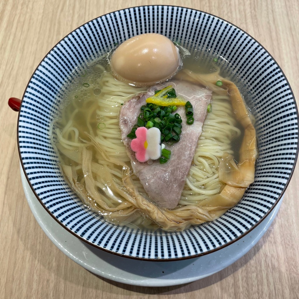 ユーザーが投稿した鯛塩らぁ麺の写真 - 実際訪問したユーザーが直接撮影して投稿した上野ラーメン専門店鯛塩そば 灯花 アトレ上野店の写真