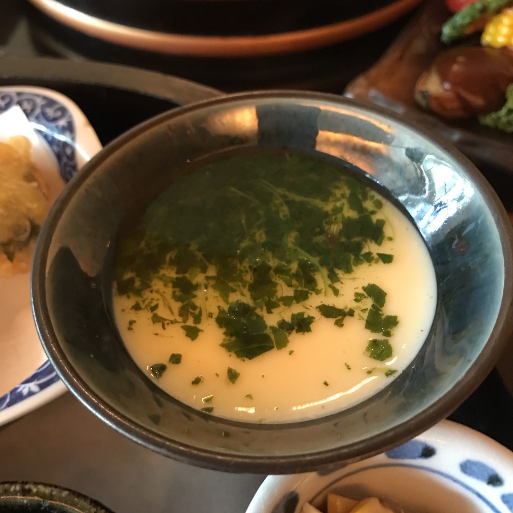 ユーザーが投稿した夏御膳、とうもろこしと万願寺唐辛子の土鍋ご飯の写真 - 実際訪問したユーザーが直接撮影して投稿した神宮前野菜料理やさい家めい 表参道ヒルズの写真