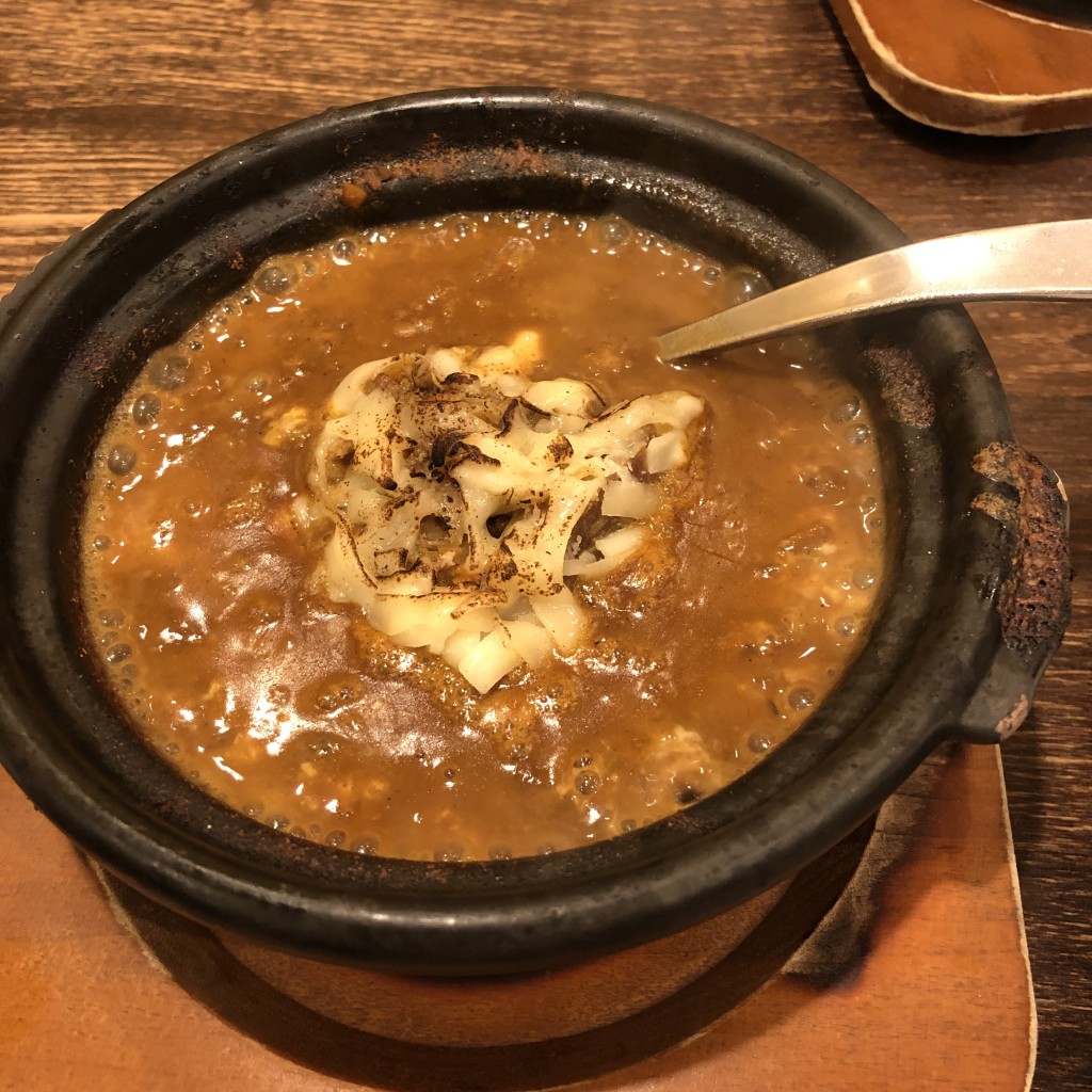 ユーザーが投稿した牛すじ焼きチーズカレーの写真 - 実際訪問したユーザーが直接撮影して投稿した西新宿カレーHot spoon 西新宿店の写真
