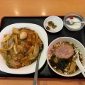 中華丼+半ラーメン - 実際訪問したユーザーが直接撮影して投稿した新宿中華料理明月楼の写真のメニュー情報