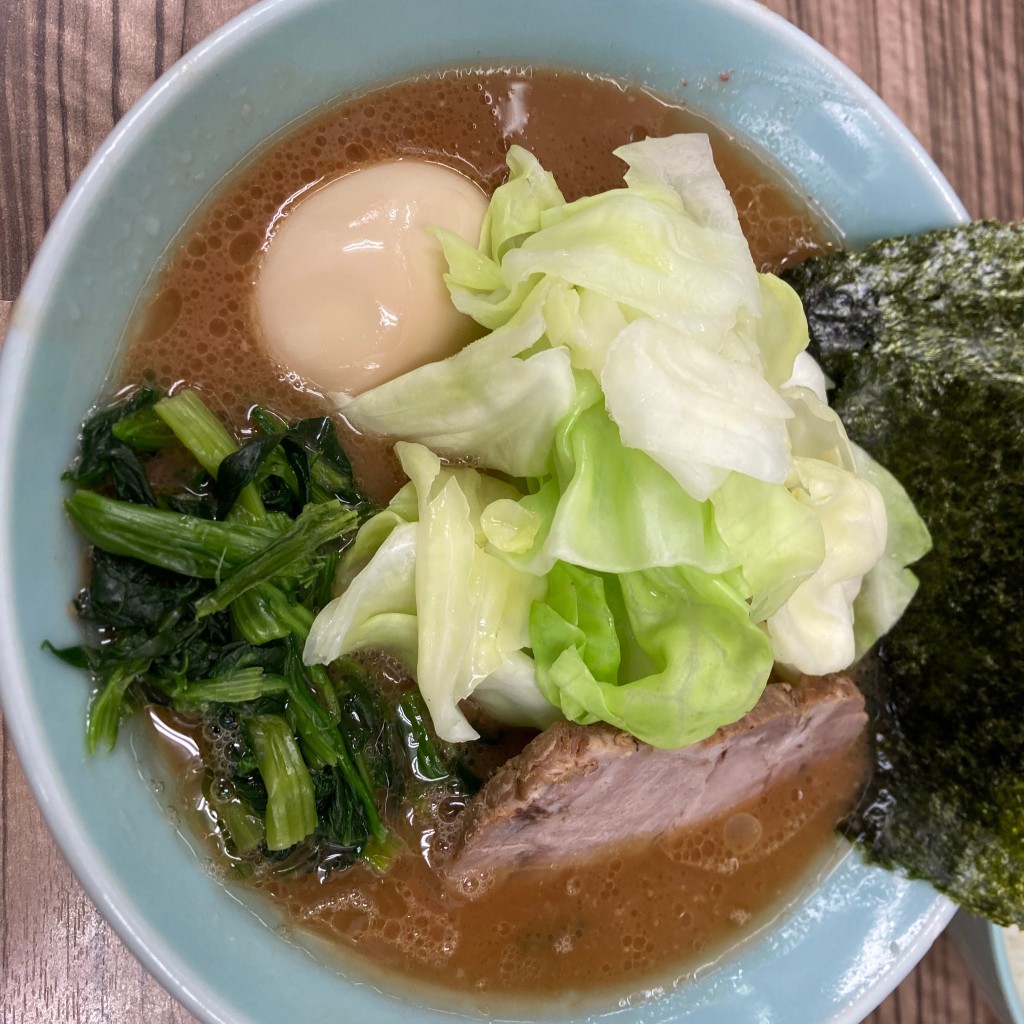 ユーザーが投稿した本店ラーメン キャベツの写真 - 実際訪問したユーザーが直接撮影して投稿した中央ラーメン / つけ麺武蔵家 中野本店の写真