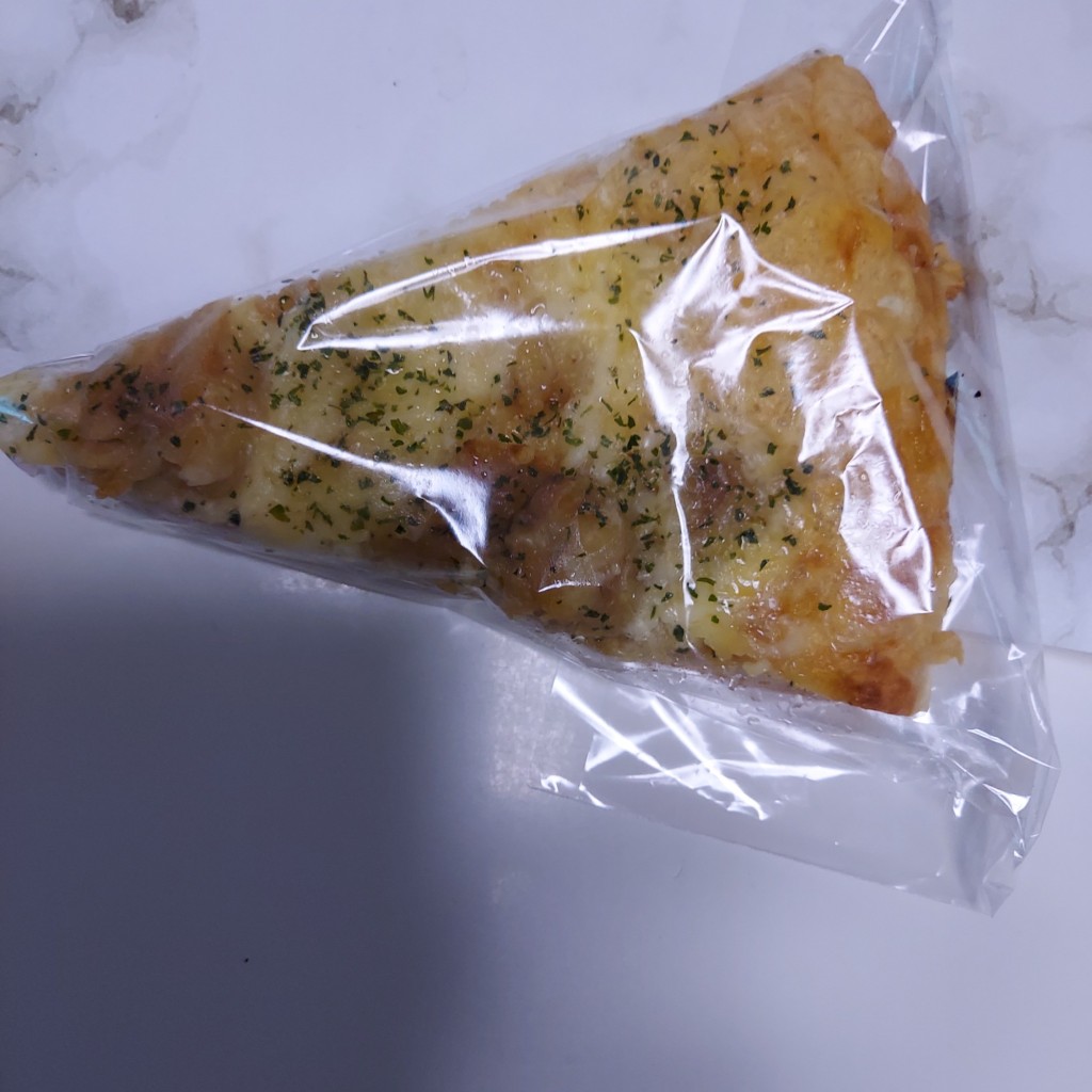 ユーザーが投稿した照焼きチキンピザの写真 - 実際訪問したユーザーが直接撮影して投稿した田井島ベーカリーハースブラウン 浜線店の写真