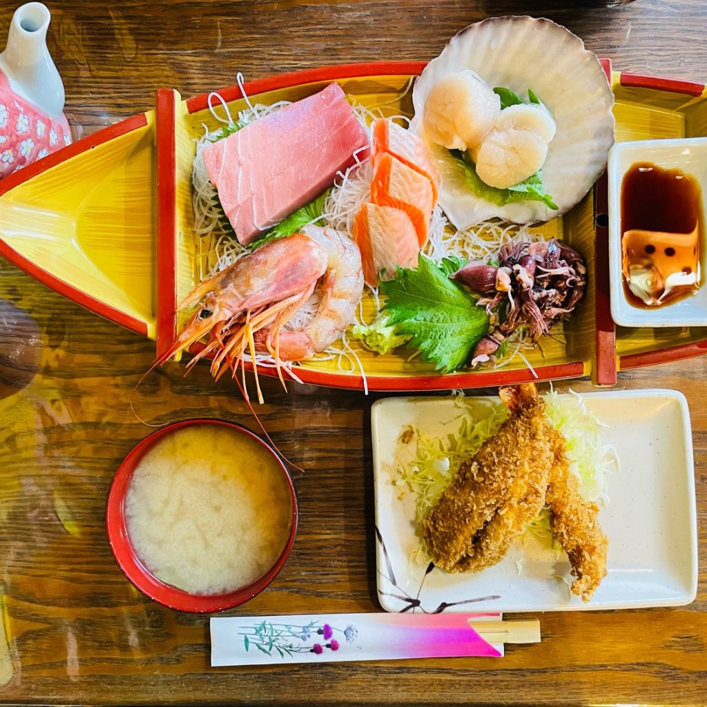 ユーザーが投稿した特選刺身定食の写真 - 実際訪問したユーザーが直接撮影して投稿した汲上魚介 / 海鮮料理味の食彩館の写真