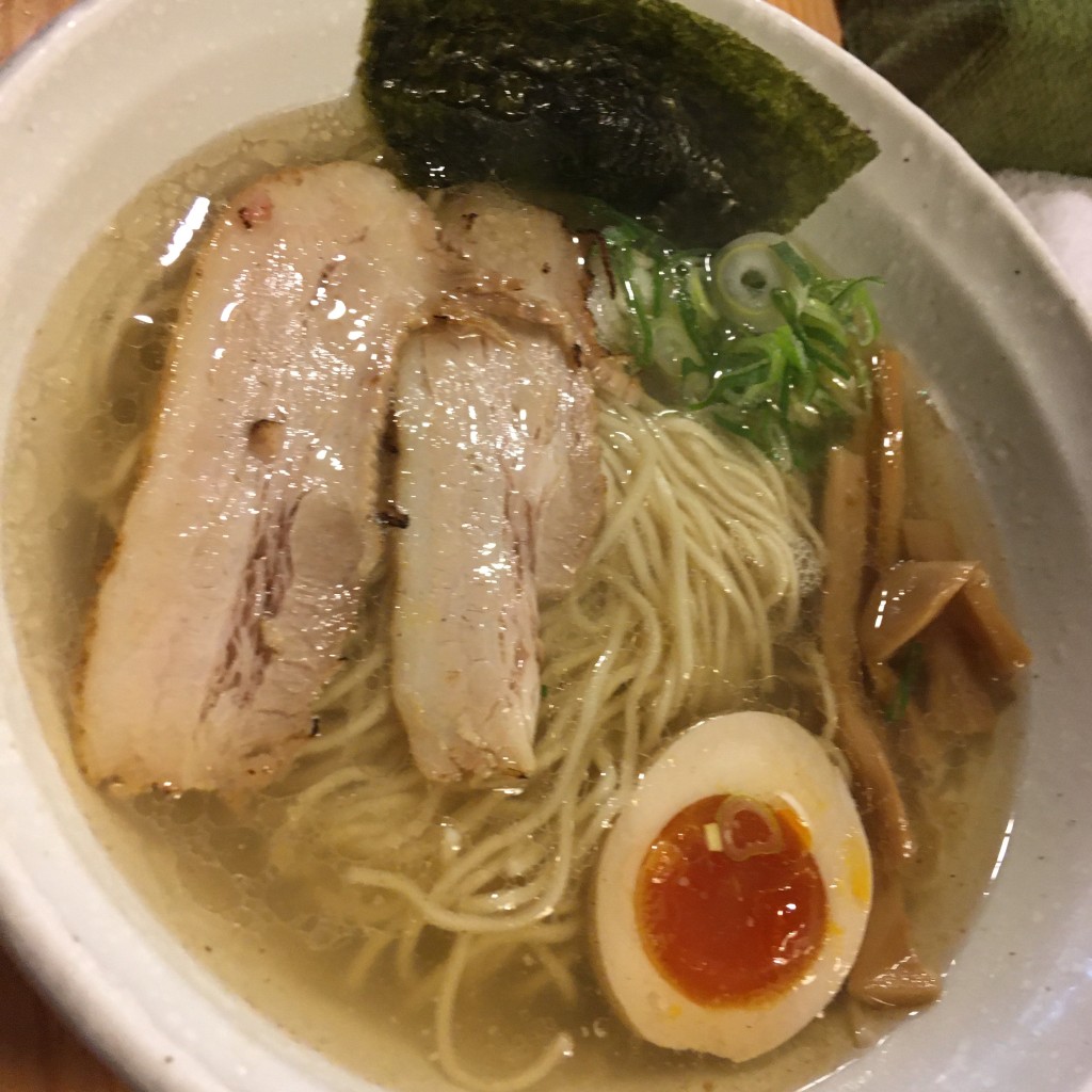 ユーザーが投稿した淡麗塩ラーメンの写真 - 実際訪問したユーザーが直接撮影して投稿した本町ラーメン専門店中華そば専門店 Mの写真