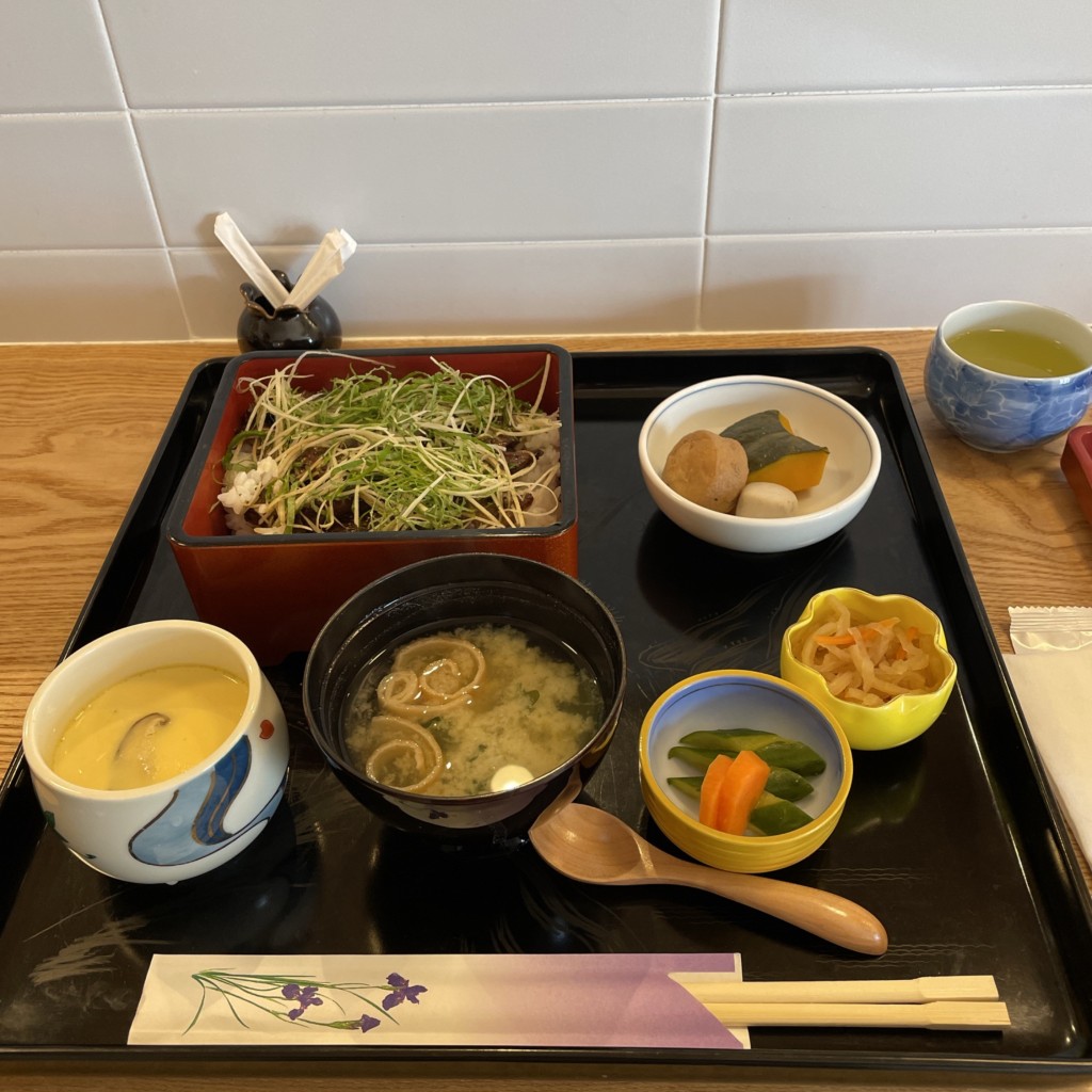 実際訪問したユーザーが直接撮影して投稿した六呂見和食 / 日本料理古民家ごはん あやめやの写真