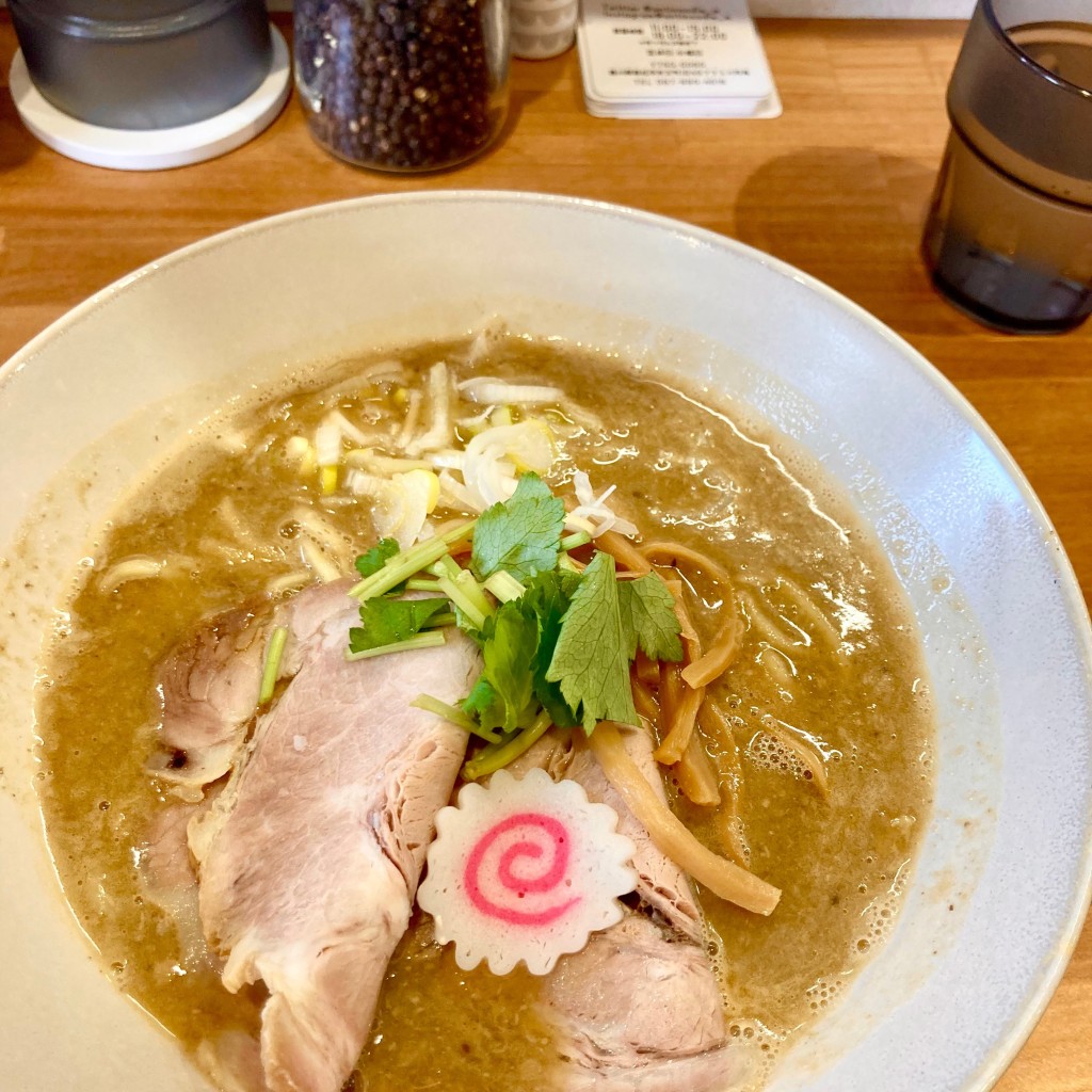 ユーザーが投稿した鶏煮込みしょうゆラーメンの写真 - 実際訪問したユーザーが直接撮影して投稿した木太町ラーメン専門店ANTI NOODLEの写真