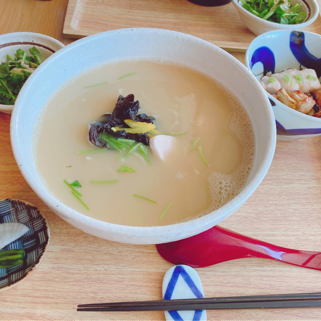 ユーザーが投稿したラーメン焼鳥丼セットの写真 - 実際訪問したユーザーが直接撮影して投稿した丸の内焼鳥鳥歐の写真