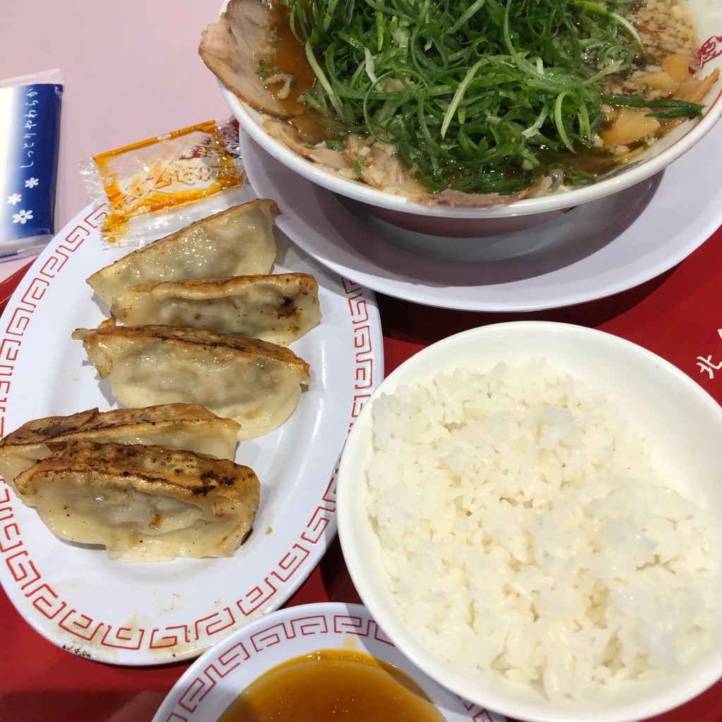 ユーザーが投稿した醤油葱ラーメン、餃子定食の写真 - 実際訪問したユーザーが直接撮影して投稿した二方町ラーメン専門店ラーメン魁力屋 mozoワンダーシティ店の写真