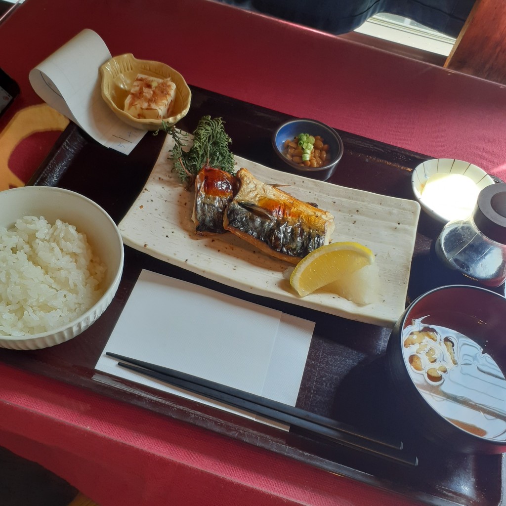 ユーザーが投稿した塩焼きサバ定食の写真 - 実際訪問したユーザーが直接撮影して投稿した北沢定食屋おじゃがの写真