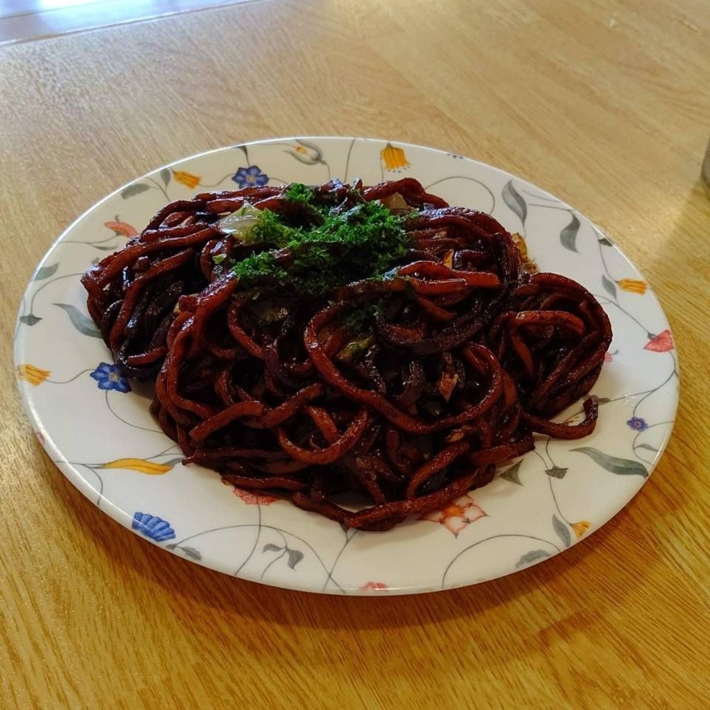 おんせんトラベラーさんが投稿した寺井町焼きそばのお店焼そば・焼まんじゅうの岩崎屋/ヤキソバ ヤキマンジュウノイワサキヤの写真