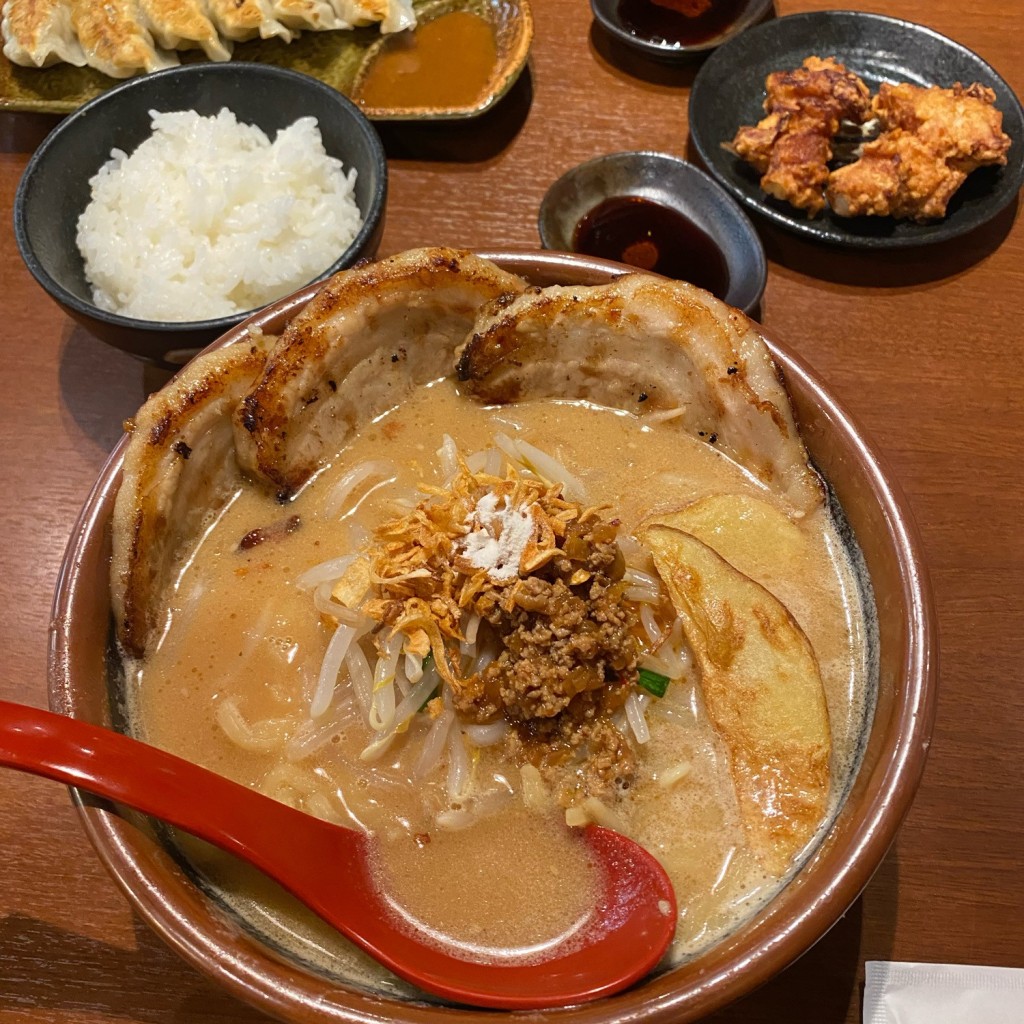 ユーザーが投稿した北海道味噌 味噌漬け 炙りチャーシュー麺の写真 - 実際訪問したユーザーが直接撮影して投稿した京町4丁目ラーメン専門店田所商店 京都伏見店の写真