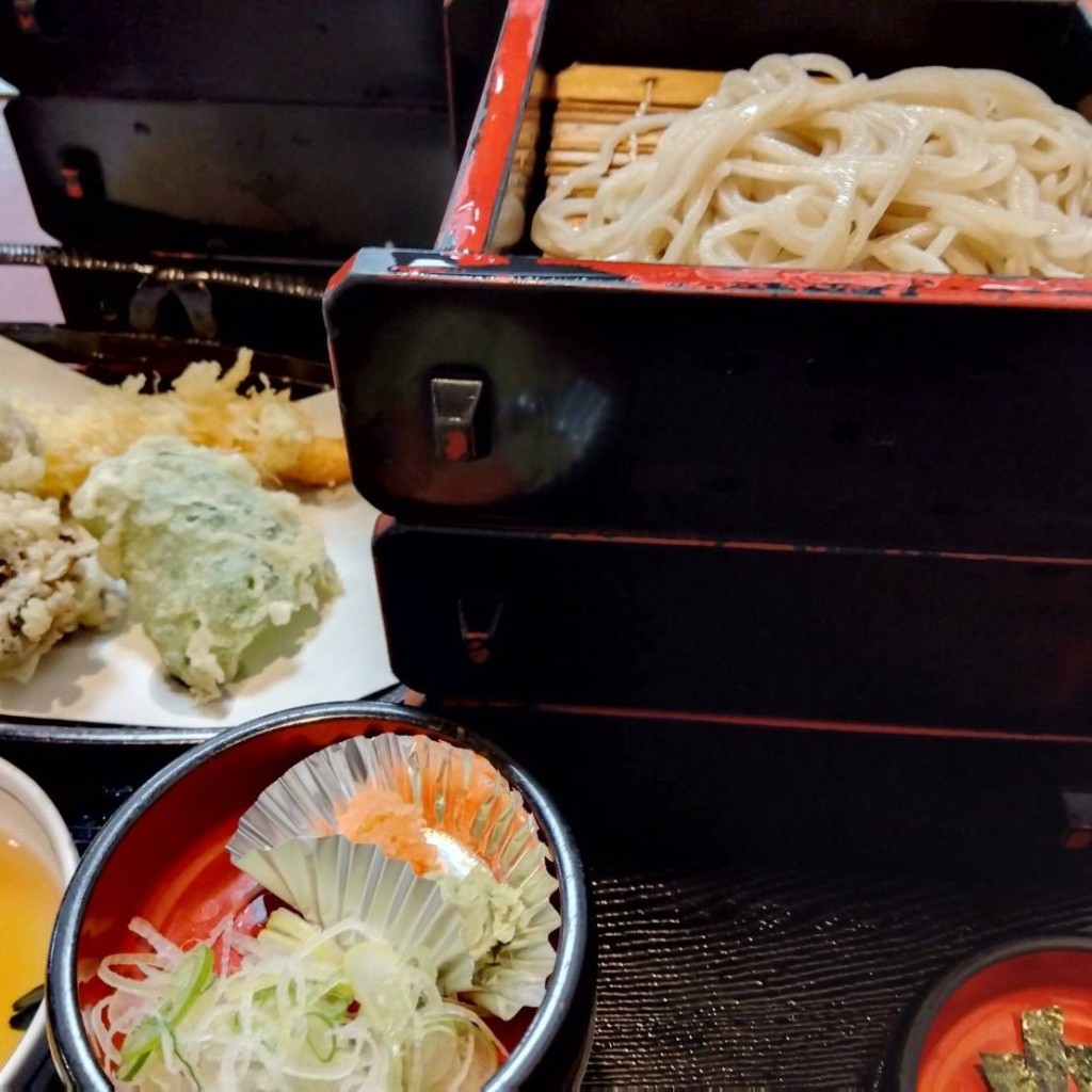 ユーザーが投稿したざるっこそば天ぷらの写真 - 実際訪問したユーザーが直接撮影して投稿した江陽そばあんじん亭 ラピア店の写真