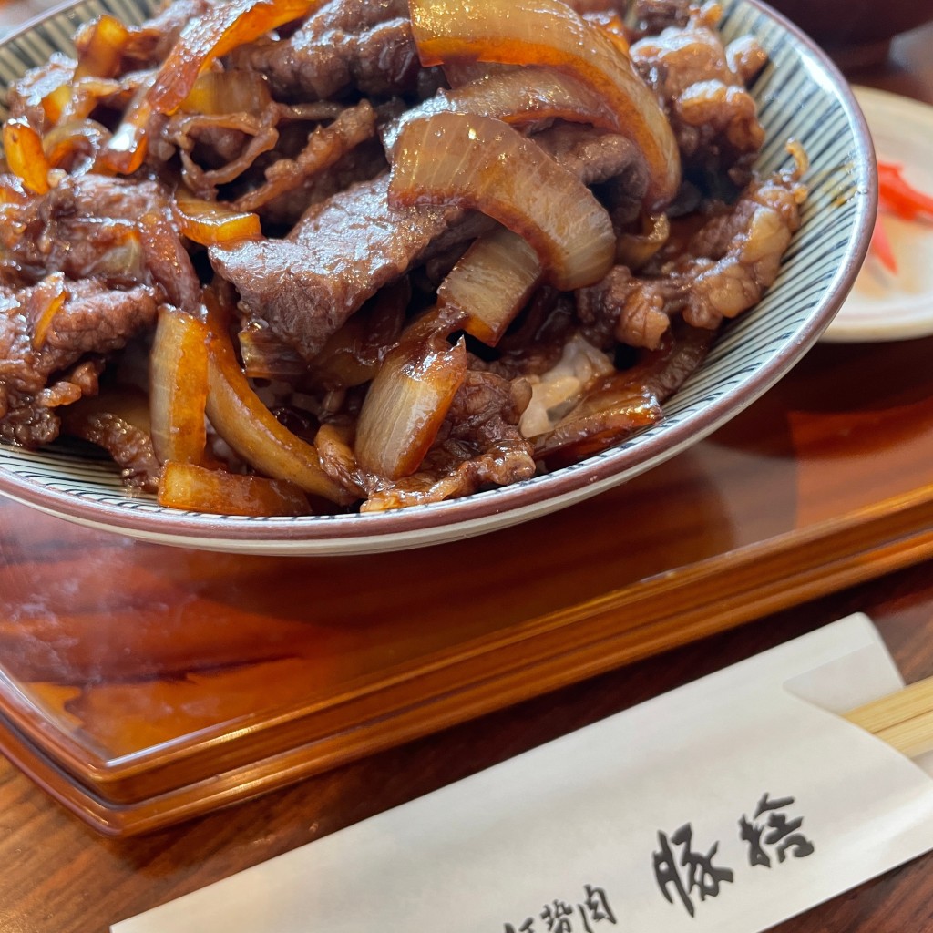 ユーザーが投稿した牛丼(上)の写真 - 実際訪問したユーザーが直接撮影して投稿した岩渕肉料理豚捨 外宮前店の写真