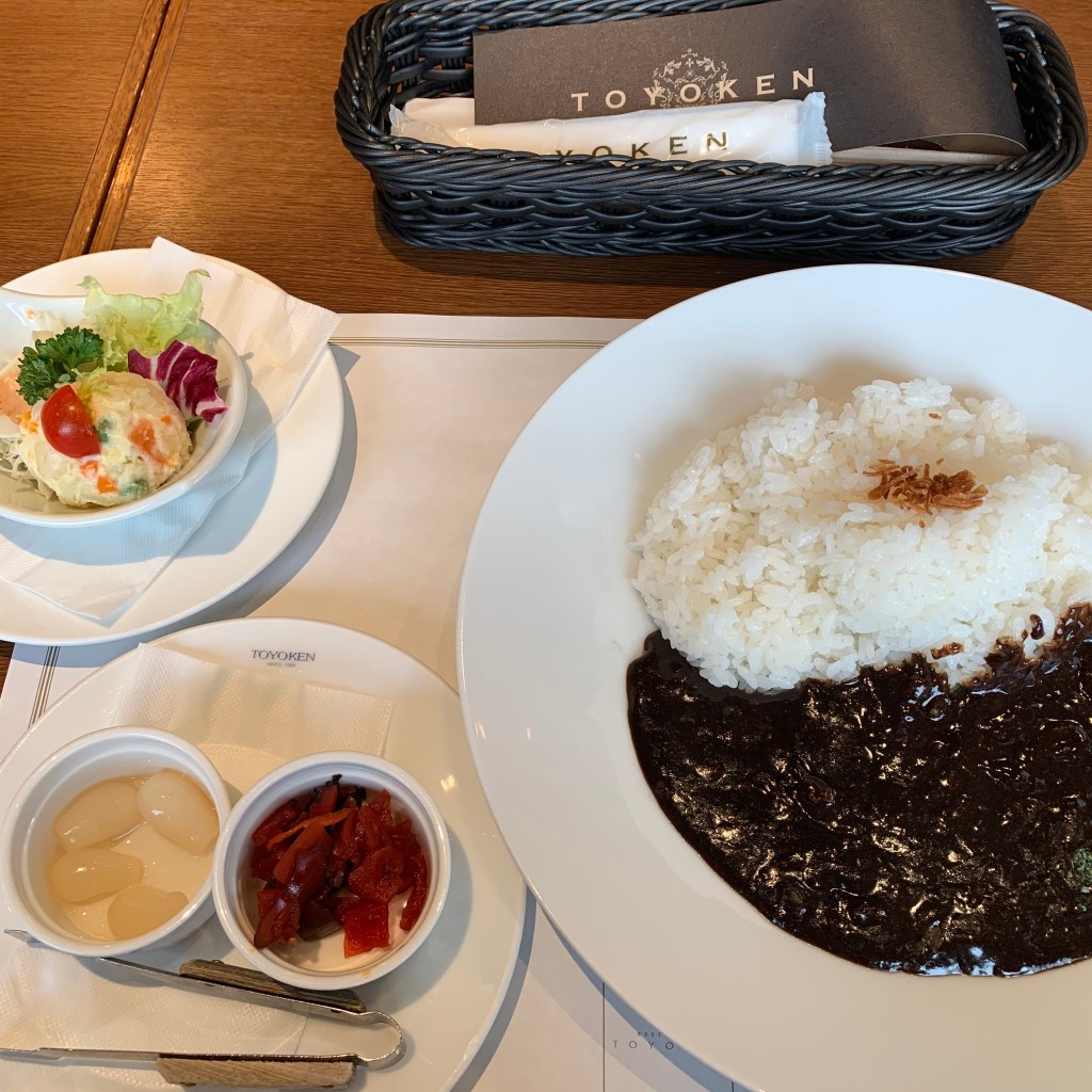 ユーザーが投稿したブラックカレーセットの写真 - 実際訪問したユーザーが直接撮影して投稿した栄洋食東洋軒 名古屋三越店の写真