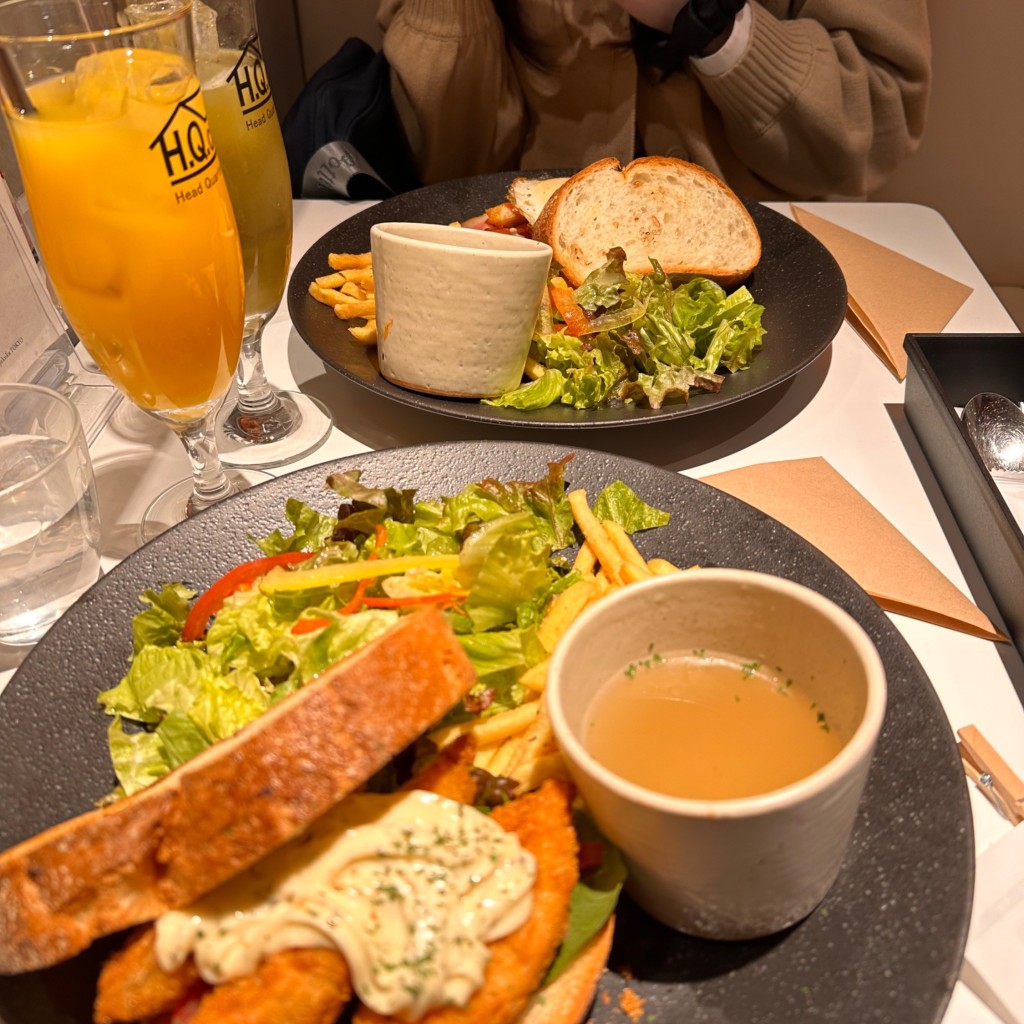 ユーザーが投稿したフィッシュサンド スープ付の写真 - 実際訪問したユーザーが直接撮影して投稿した西新宿カフェH.Q.CAFE 新宿店の写真