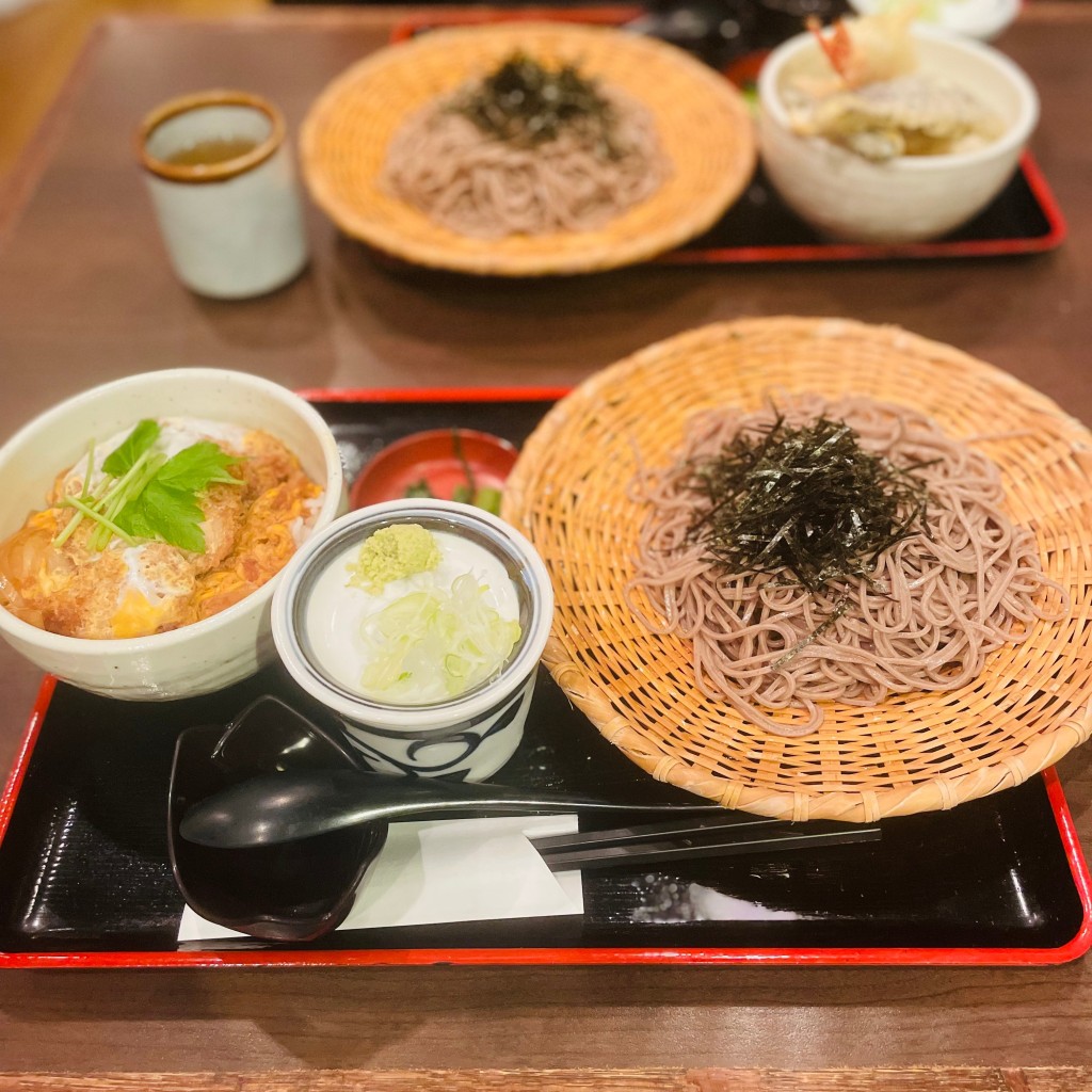 ユーザーが投稿したミニカツ丼とざる蕎麦セットの写真 - 実際訪問したユーザーが直接撮影して投稿した太子堂そばそじ坊 三軒茶屋キャロットタワー店の写真