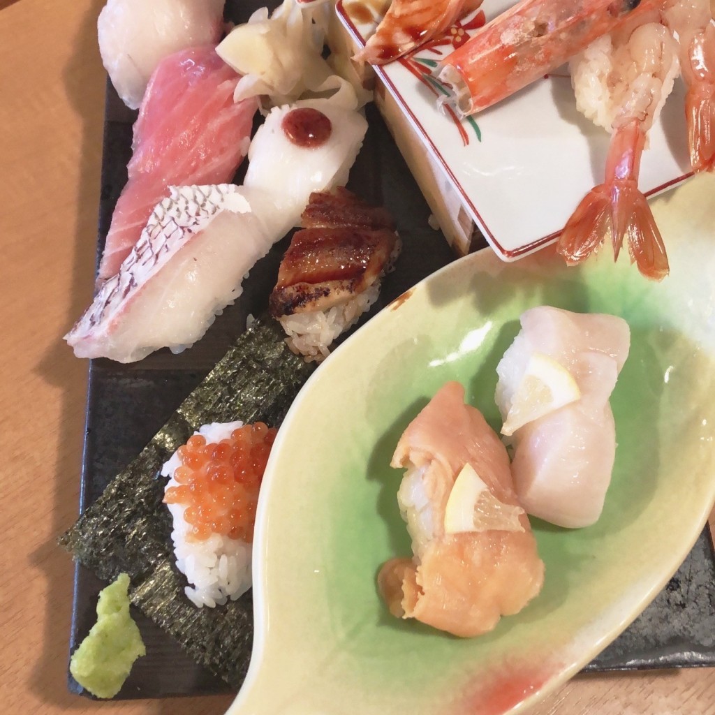 ユーザーが投稿した寿司11貫盛りの写真 - 実際訪問したユーザーが直接撮影して投稿した鷹師魚介 / 海鮮料理海鮮うまいもんや磯之家 鹿児島中央駅本店の写真