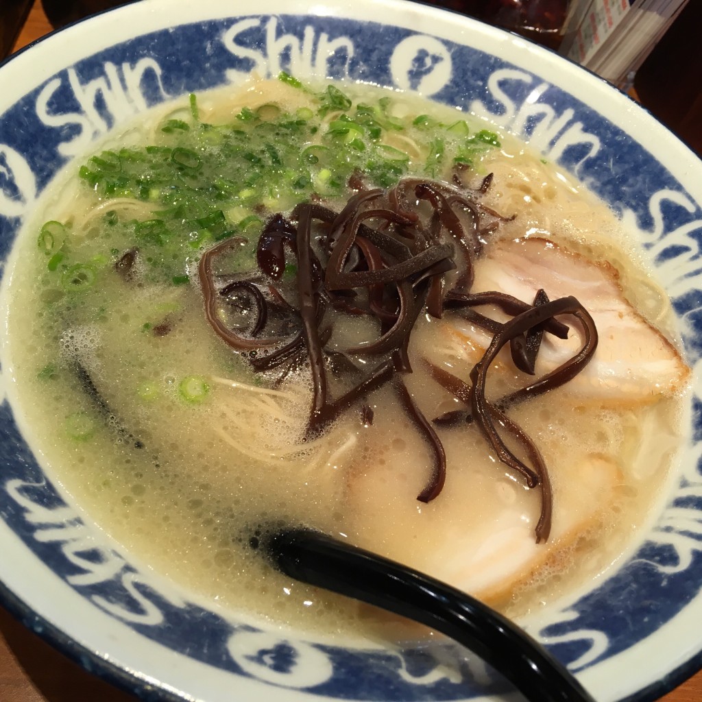 MARUO_さんが投稿した博多駅中央街ラーメン専門店のお店博多純情らーめん ShinShin 博多デイトス店/ハカタジュンジョウラーメン シンシン ハカタデイトステンの写真