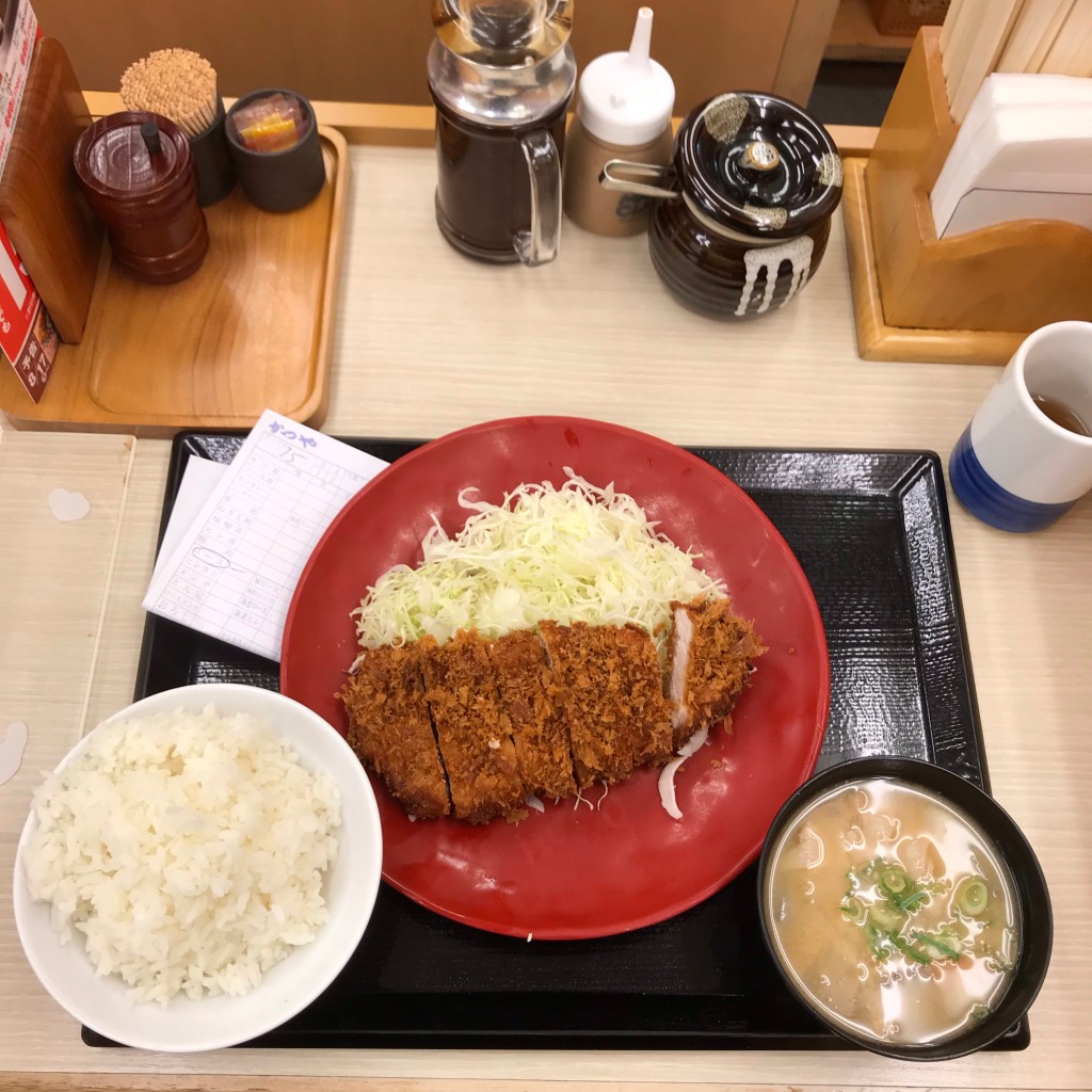 ユーザーが投稿したロースカツ定食の写真 - 実際訪問したユーザーが直接撮影して投稿した西池袋とんかつかつや  池袋西口店の写真