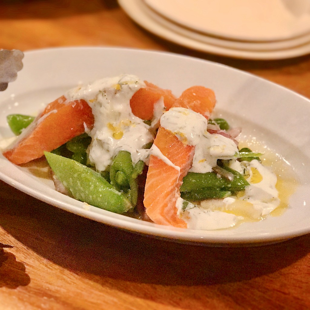 ユーザーが投稿した低温調理したサクラマスと緑豆のサラダの写真 - 実際訪問したユーザーが直接撮影して投稿した鷹番イタリアンリ・カーリカの写真